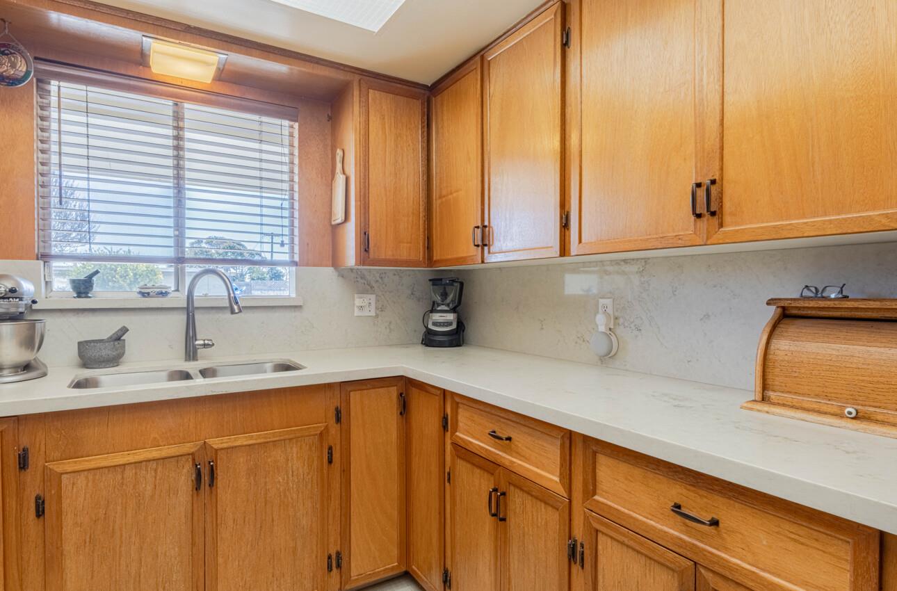 Detail Gallery Image 15 of 42 For 840 Hastings Ave, Salinas,  CA 93901 - 4 Beds | 2 Baths