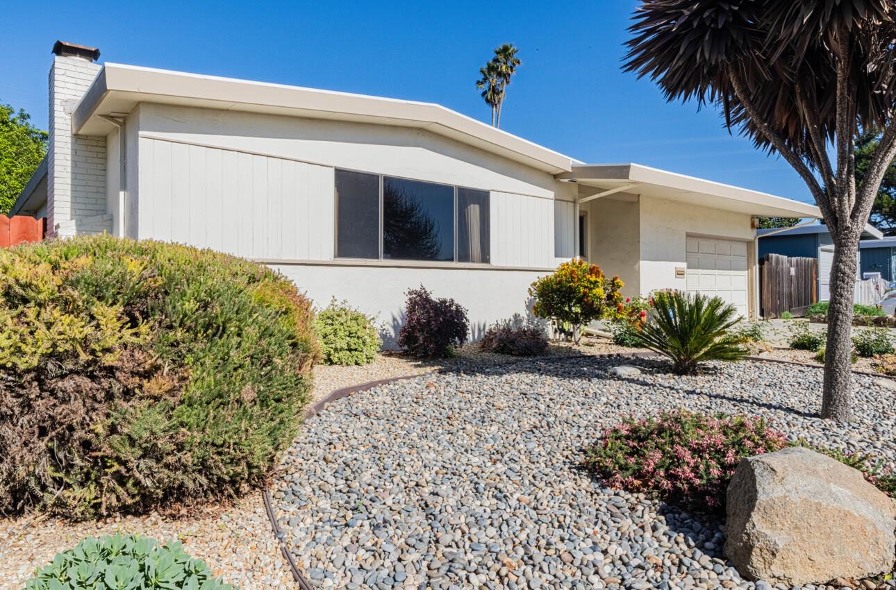 Detail Gallery Image 3 of 42 For 840 Hastings Ave, Salinas,  CA 93901 - 4 Beds | 2 Baths