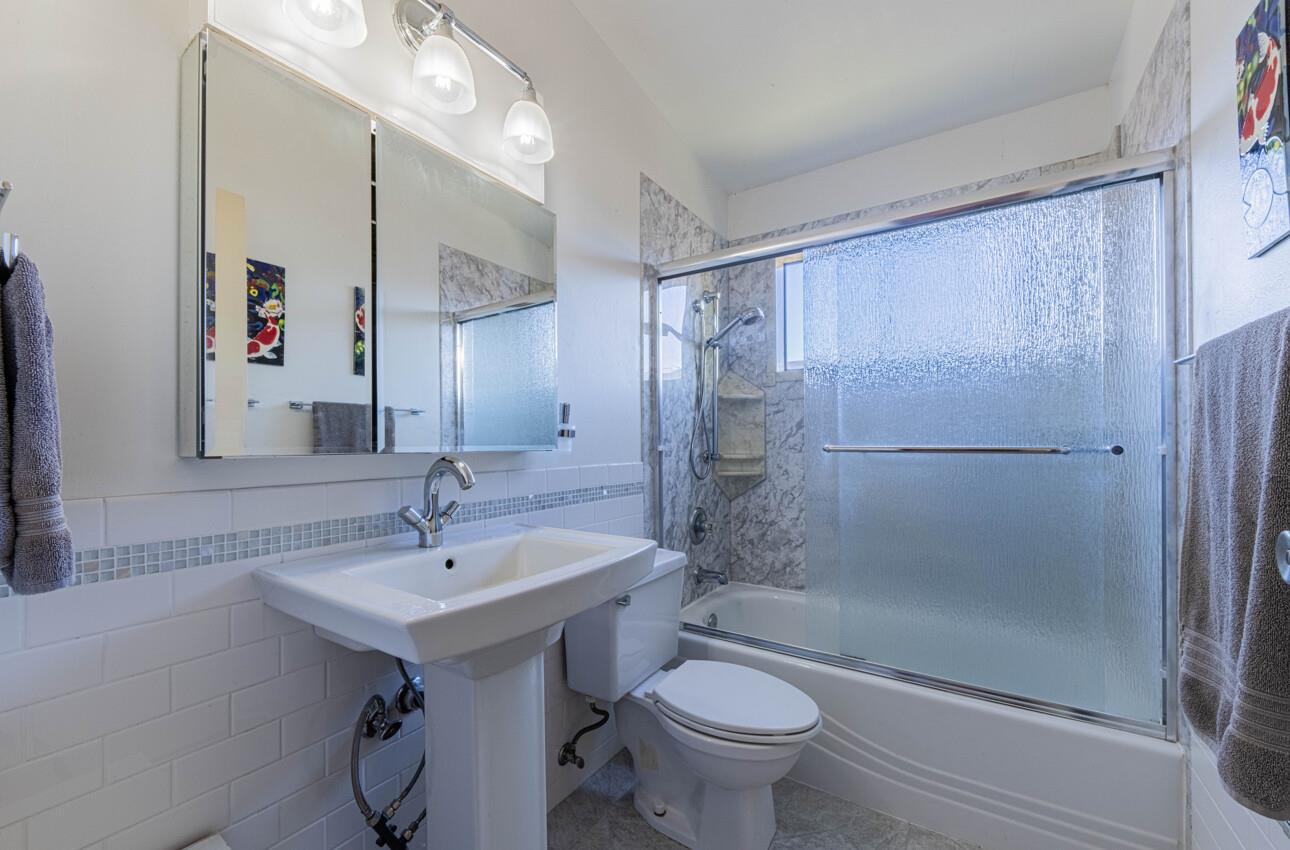 Detail Gallery Image 35 of 42 For 840 Hastings Ave, Salinas,  CA 93901 - 4 Beds | 2 Baths