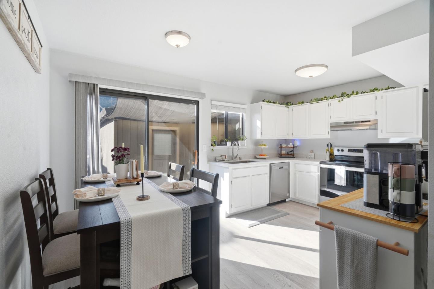 Detail Gallery Image 12 of 43 For 251 Gibson Dr #E-54,  Hollister,  CA 95023 - 2 Beds | 1/1 Baths