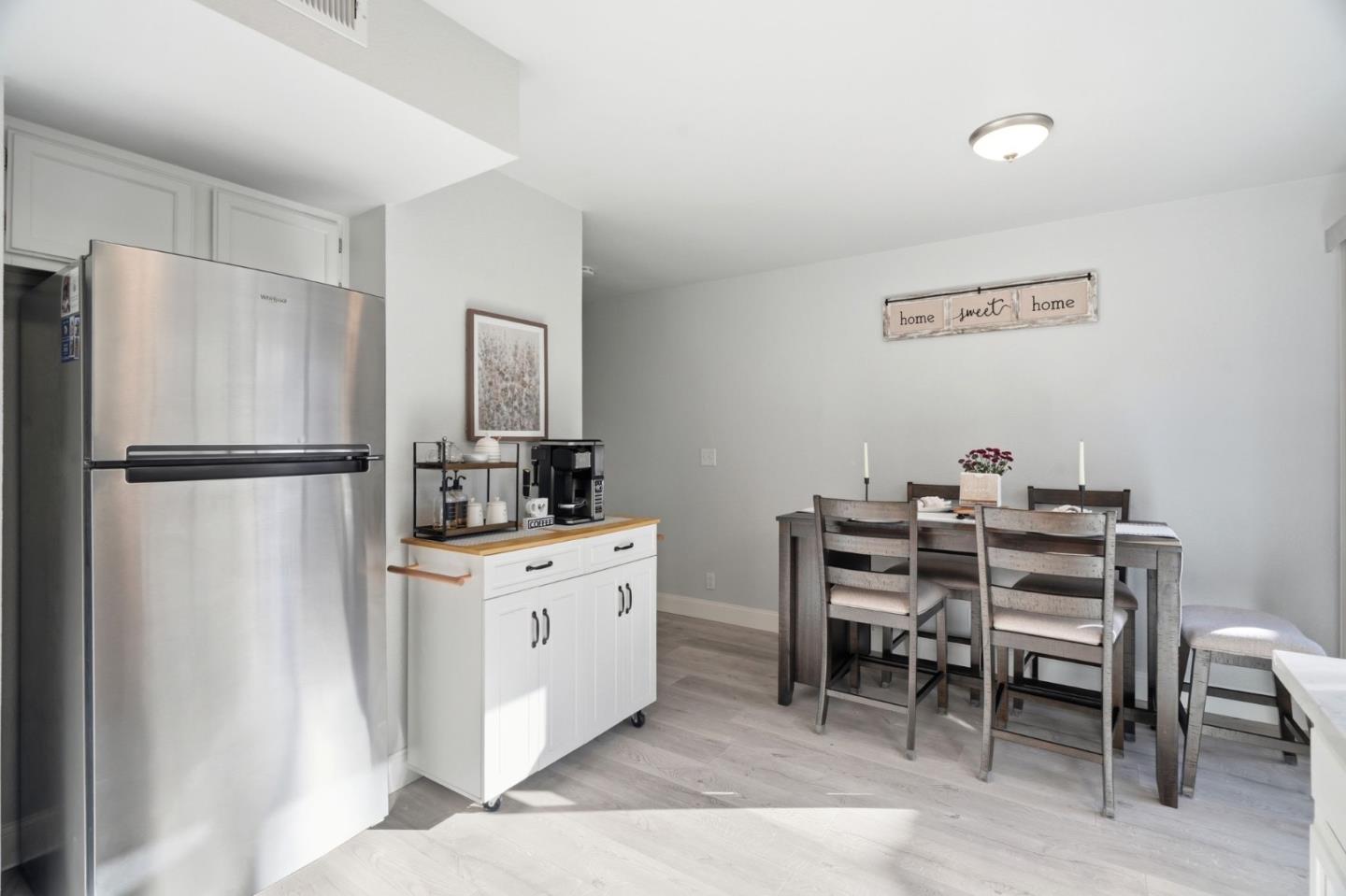 Detail Gallery Image 17 of 43 For 251 Gibson Dr #E-54,  Hollister,  CA 95023 - 2 Beds | 1/1 Baths