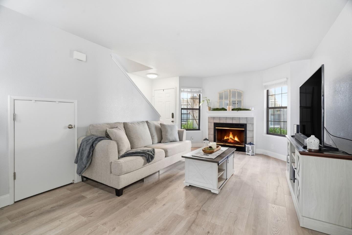 Detail Gallery Image 20 of 43 For 251 Gibson Dr #E-54,  Hollister,  CA 95023 - 2 Beds | 1/1 Baths