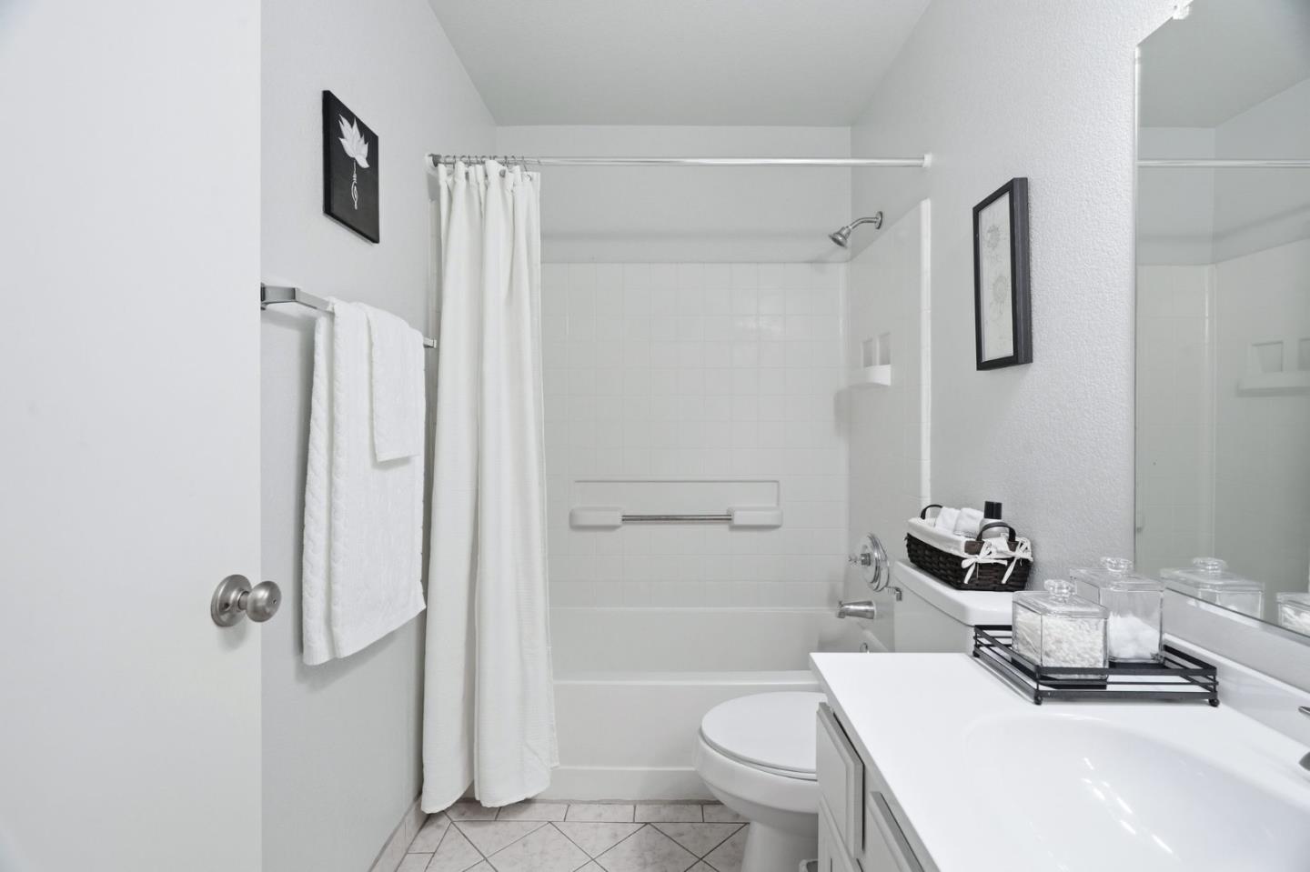 Detail Gallery Image 23 of 43 For 251 Gibson Dr #E-54,  Hollister,  CA 95023 - 2 Beds | 1/1 Baths