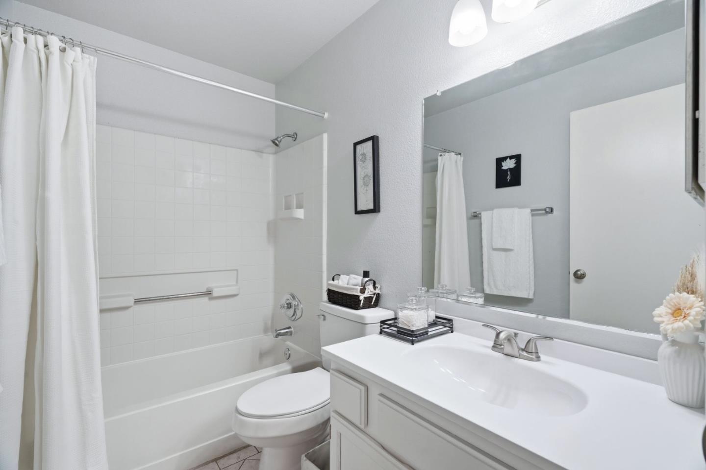 Detail Gallery Image 24 of 43 For 251 Gibson Dr #E-54,  Hollister,  CA 95023 - 2 Beds | 1/1 Baths