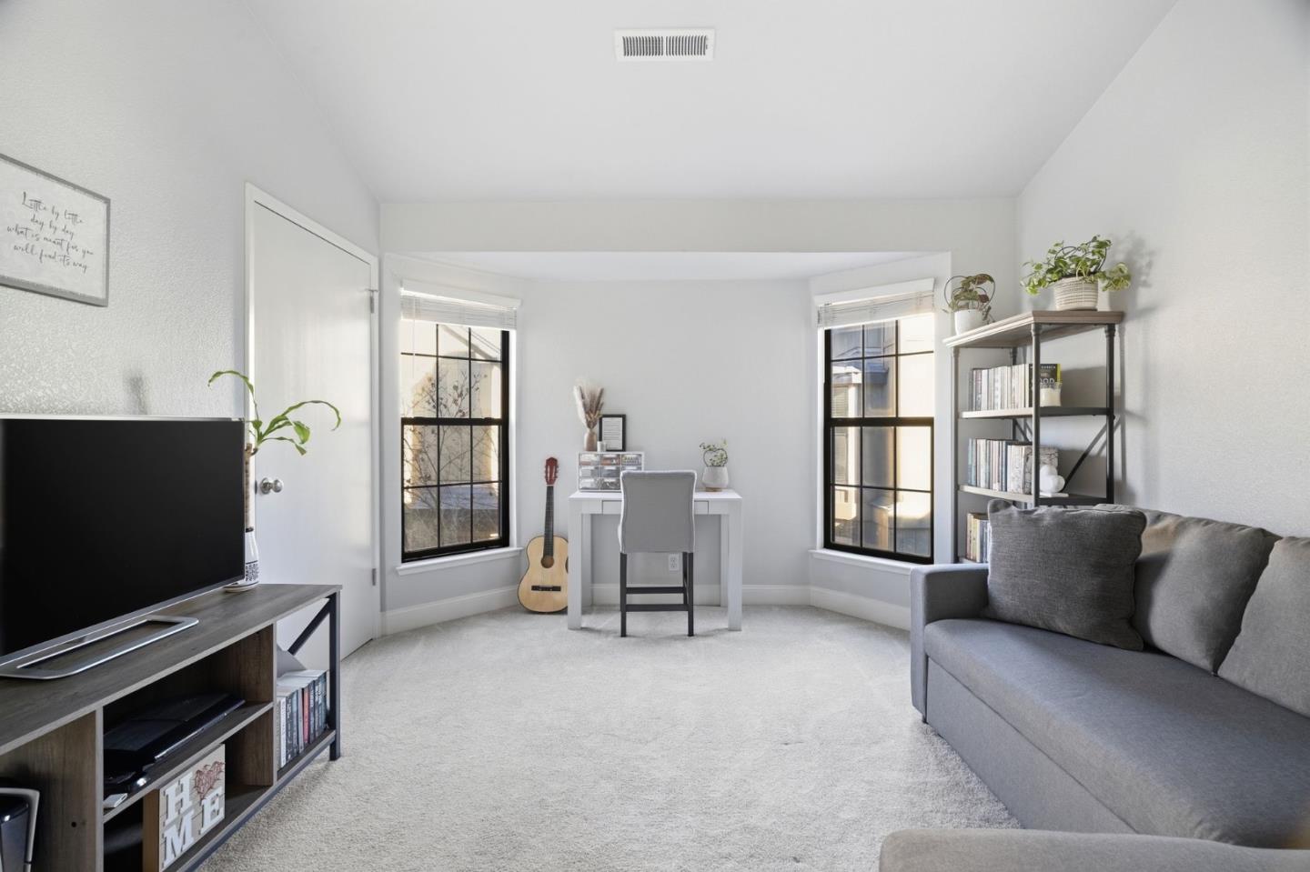 Detail Gallery Image 27 of 43 For 251 Gibson Dr #E-54,  Hollister,  CA 95023 - 2 Beds | 1/1 Baths