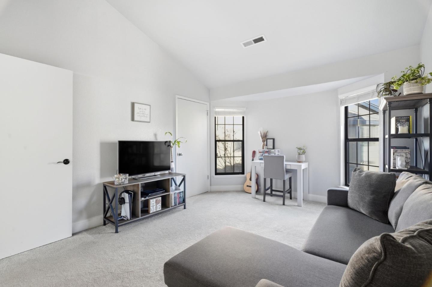 Detail Gallery Image 28 of 43 For 251 Gibson Dr #E-54,  Hollister,  CA 95023 - 2 Beds | 1/1 Baths