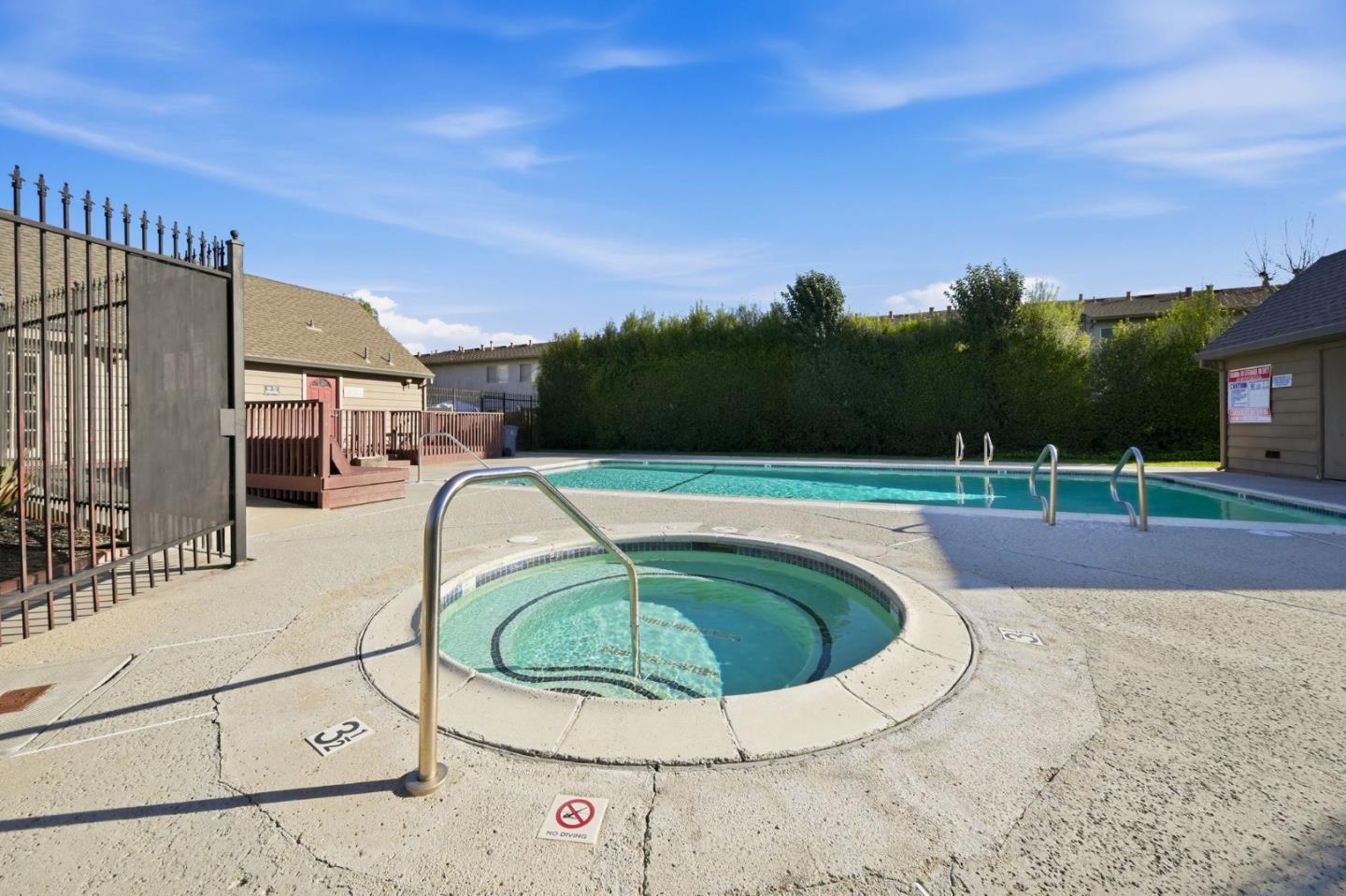 Detail Gallery Image 34 of 43 For 251 Gibson Dr #E-54,  Hollister,  CA 95023 - 2 Beds | 1/1 Baths