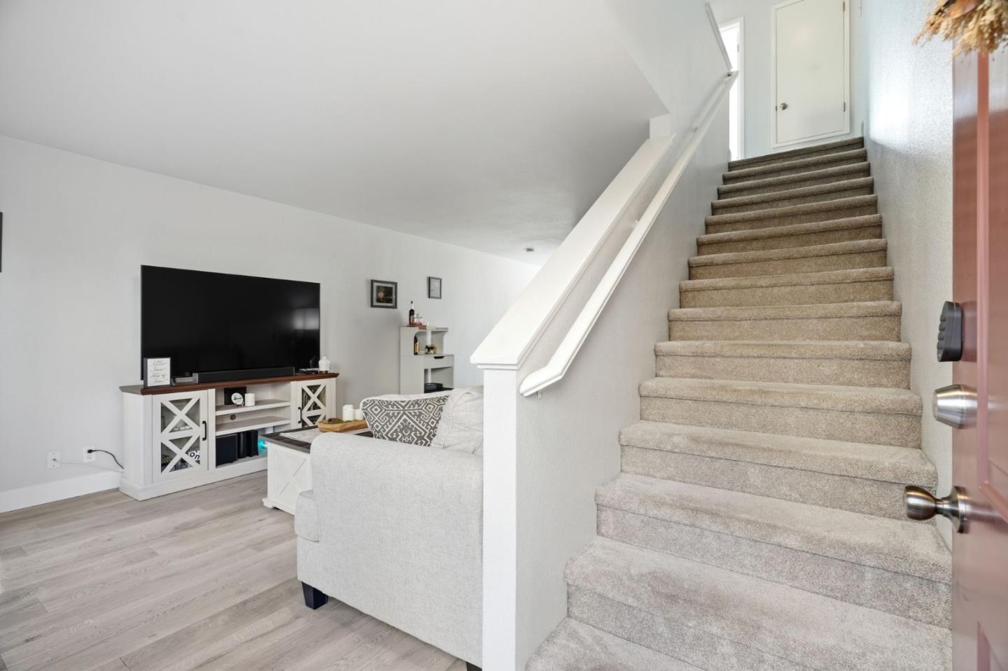 Detail Gallery Image 4 of 43 For 251 Gibson Dr #E-54,  Hollister,  CA 95023 - 2 Beds | 1/1 Baths