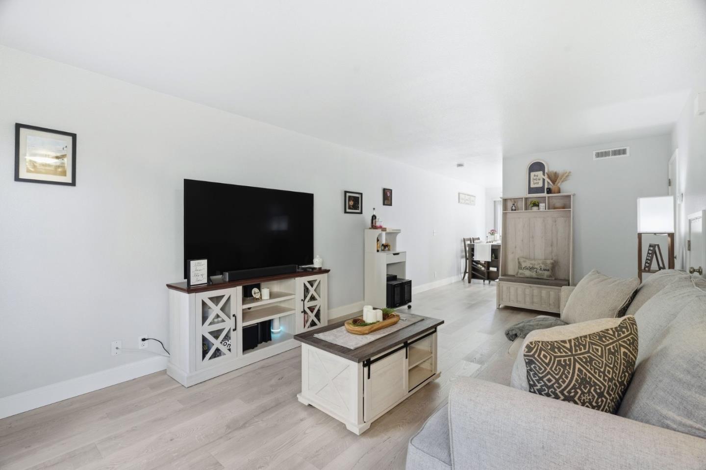 Detail Gallery Image 5 of 43 For 251 Gibson Dr #E-54,  Hollister,  CA 95023 - 2 Beds | 1/1 Baths