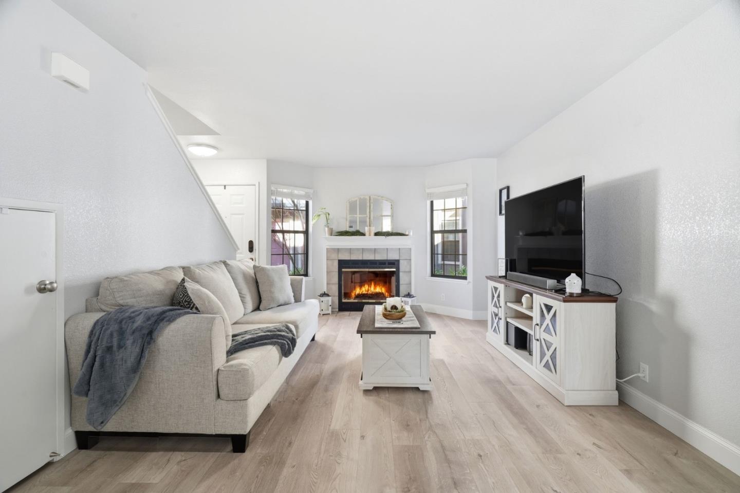 Detail Gallery Image 6 of 43 For 251 Gibson Dr #E-54,  Hollister,  CA 95023 - 2 Beds | 1/1 Baths