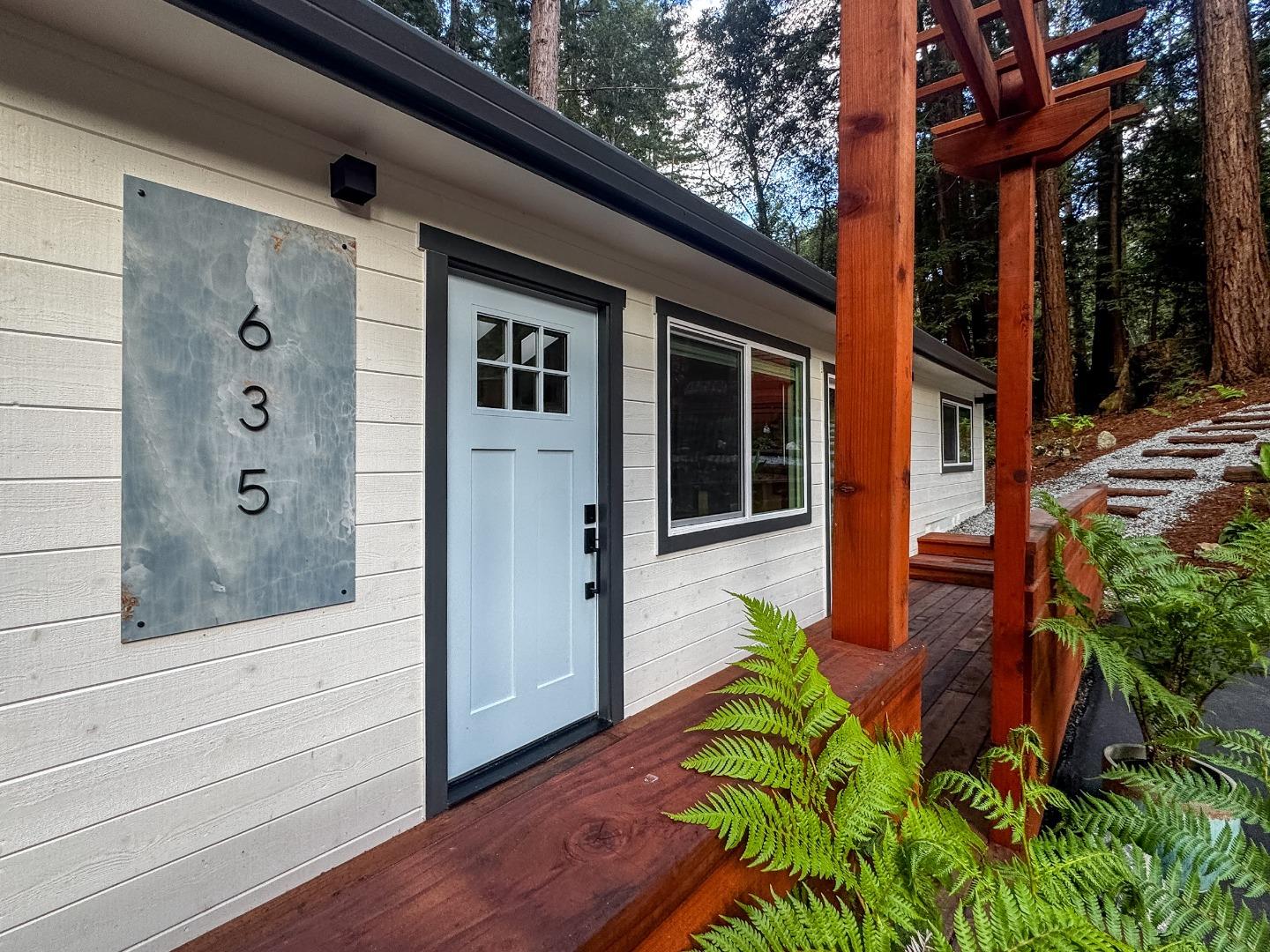 Detail Gallery Image 10 of 42 For 635 Trinkling Creek Dr, Felton,  CA 95018 - 3 Beds | 2 Baths