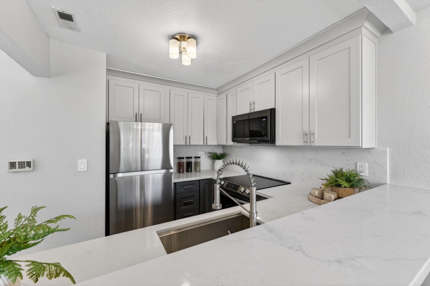 Photo #10: ML82037007 Listing: Photo #10