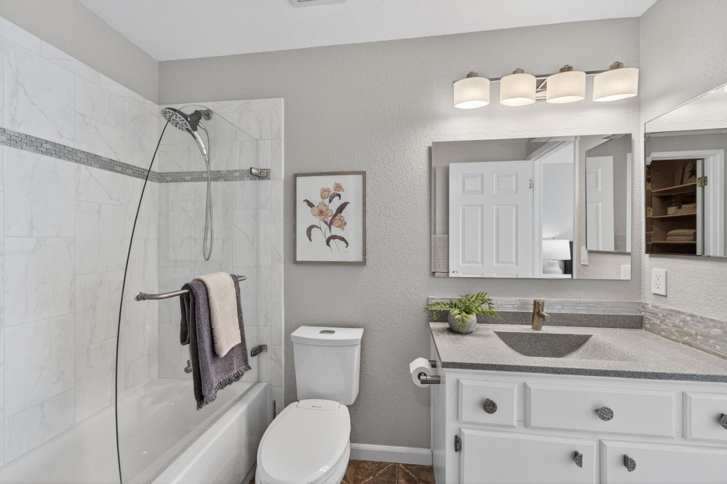 Photo #17: ML82037007 Listing: Photo #17