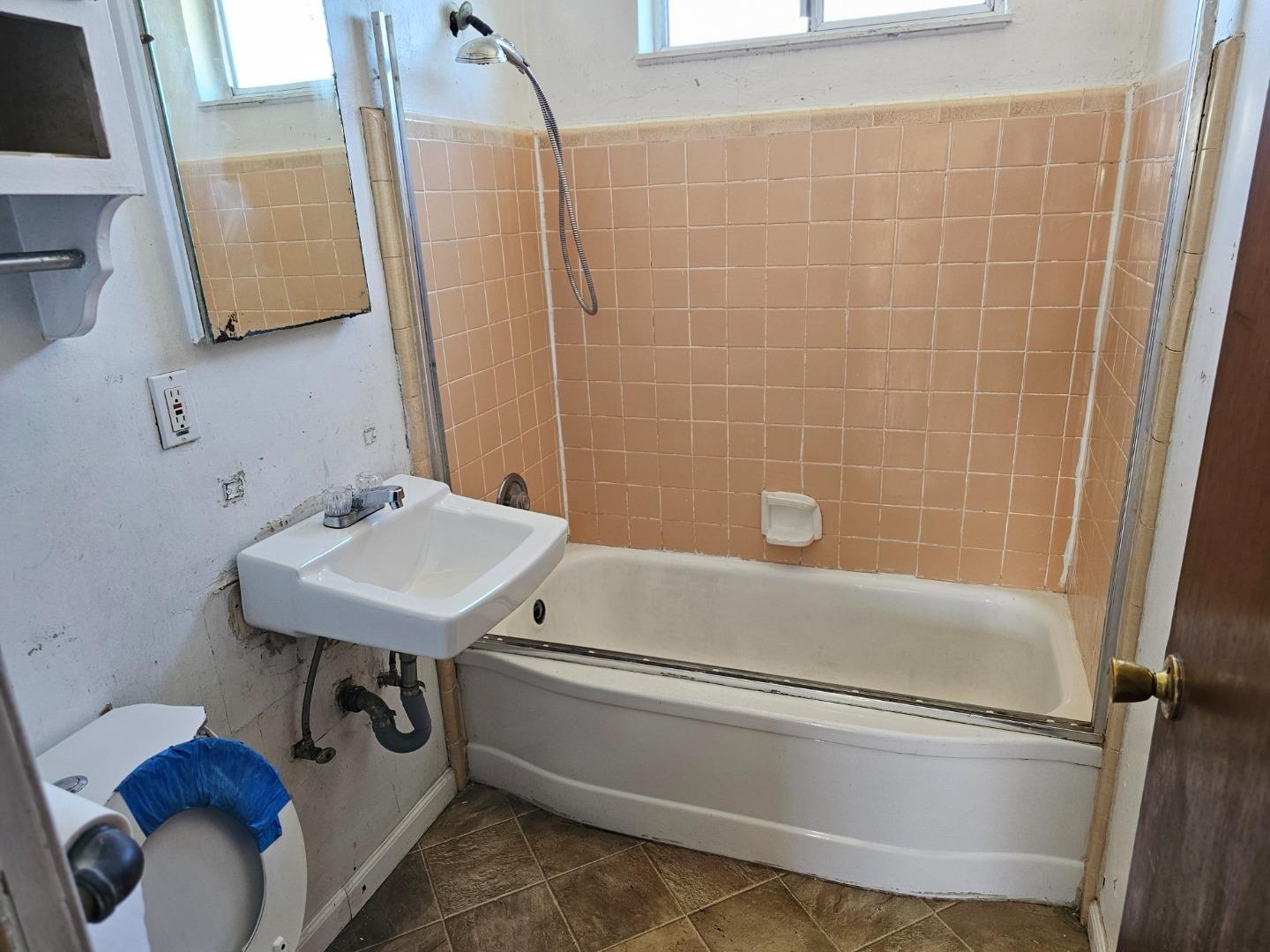 Detail Gallery Image 9 of 20 For 105 Francisco Dr, South San Francisco,  CA 94080 - 3 Beds | 1 Baths