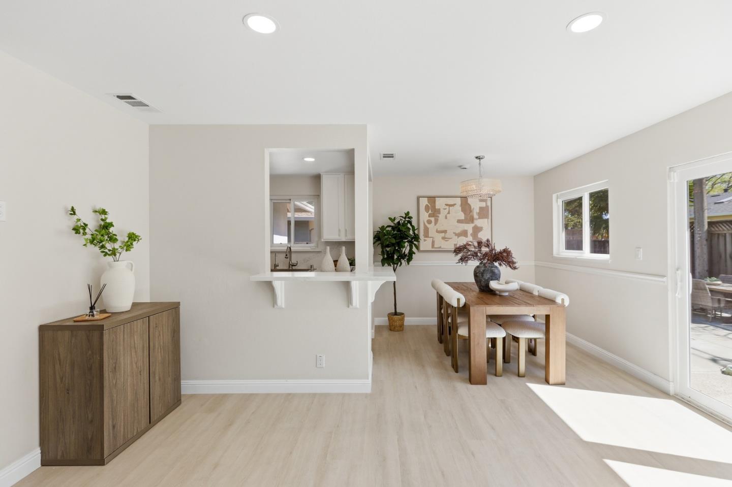 Detail Gallery Image 19 of 59 For 2242 Cabrillo Ave, Santa Clara,  CA 95050 - 3 Beds | 2 Baths