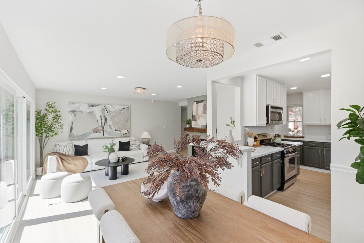 Detail Gallery Image 22 of 59 For 2242 Cabrillo Ave, Santa Clara,  CA 95050 - 3 Beds | 2 Baths