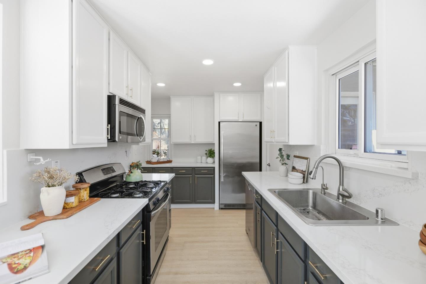 Detail Gallery Image 23 of 59 For 2242 Cabrillo Ave, Santa Clara,  CA 95050 - 3 Beds | 2 Baths