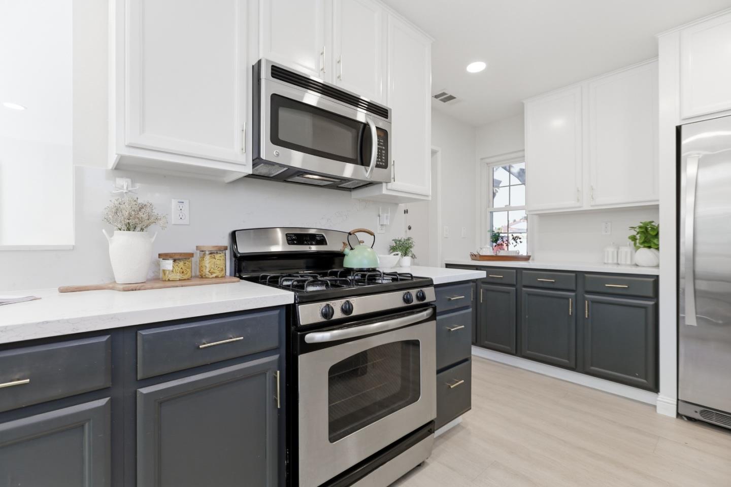 Detail Gallery Image 26 of 59 For 2242 Cabrillo Ave, Santa Clara,  CA 95050 - 3 Beds | 2 Baths