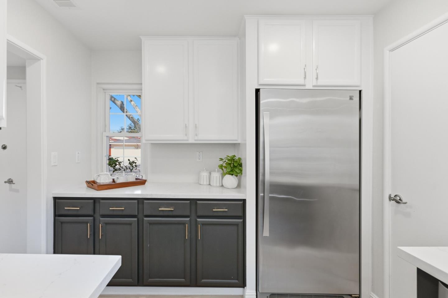 Detail Gallery Image 29 of 59 For 2242 Cabrillo Ave, Santa Clara,  CA 95050 - 3 Beds | 2 Baths