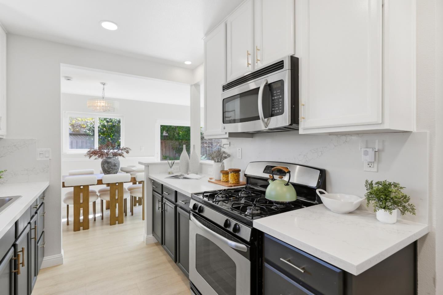 Detail Gallery Image 30 of 59 For 2242 Cabrillo Ave, Santa Clara,  CA 95050 - 3 Beds | 2 Baths