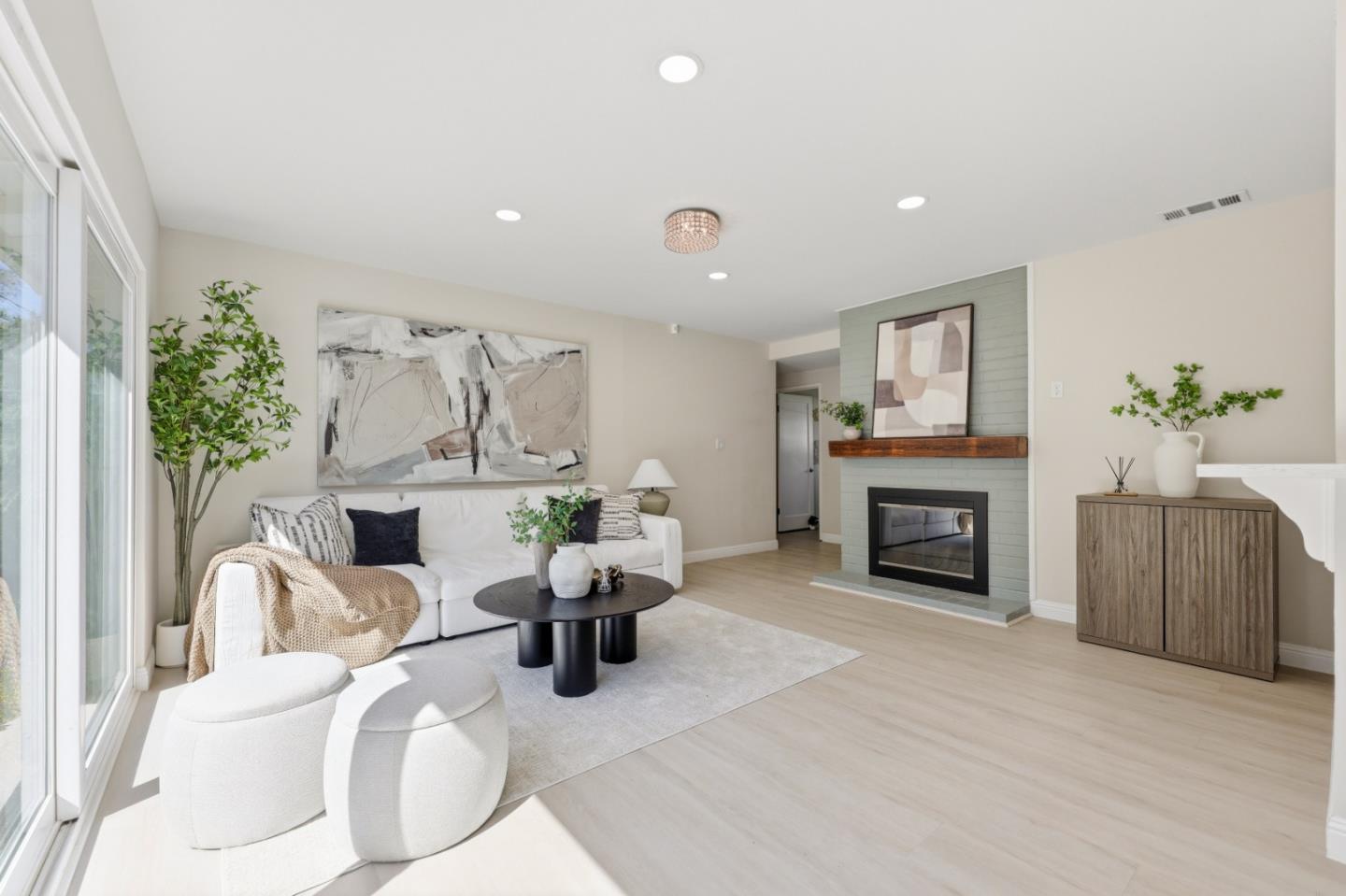 Detail Gallery Image 4 of 59 For 2242 Cabrillo Ave, Santa Clara,  CA 95050 - 3 Beds | 2 Baths