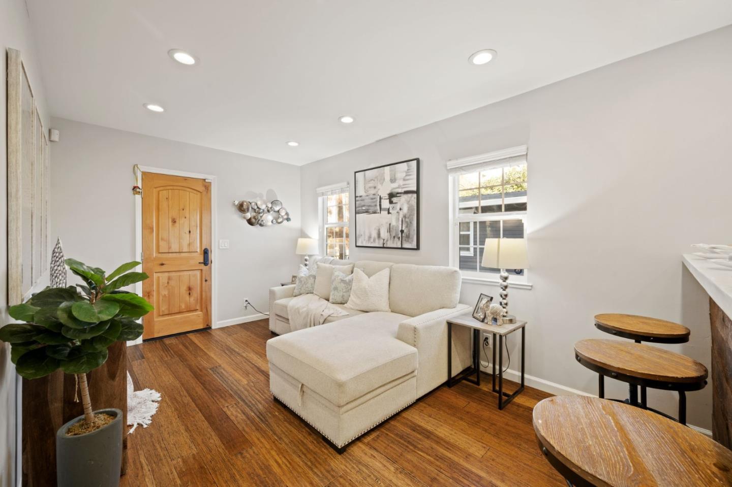 Detail Gallery Image 10 of 33 For 920 W Julian St, San Jose,  CA 95126 - 2 Beds | 1 Baths