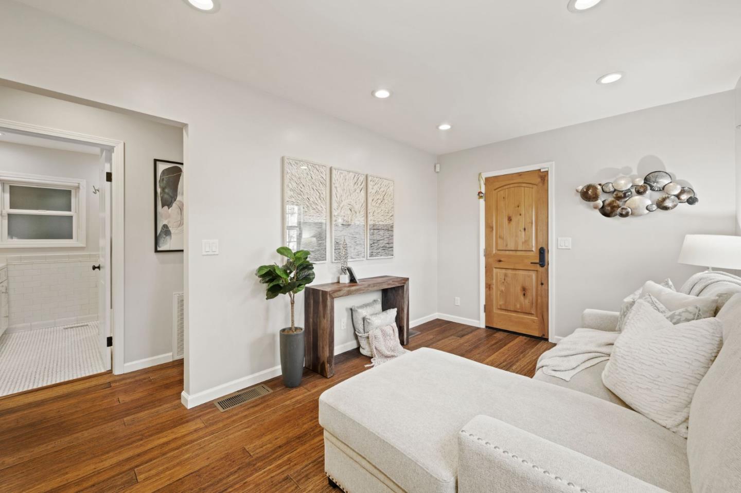 Detail Gallery Image 11 of 33 For 920 W Julian St, San Jose,  CA 95126 - 2 Beds | 1 Baths