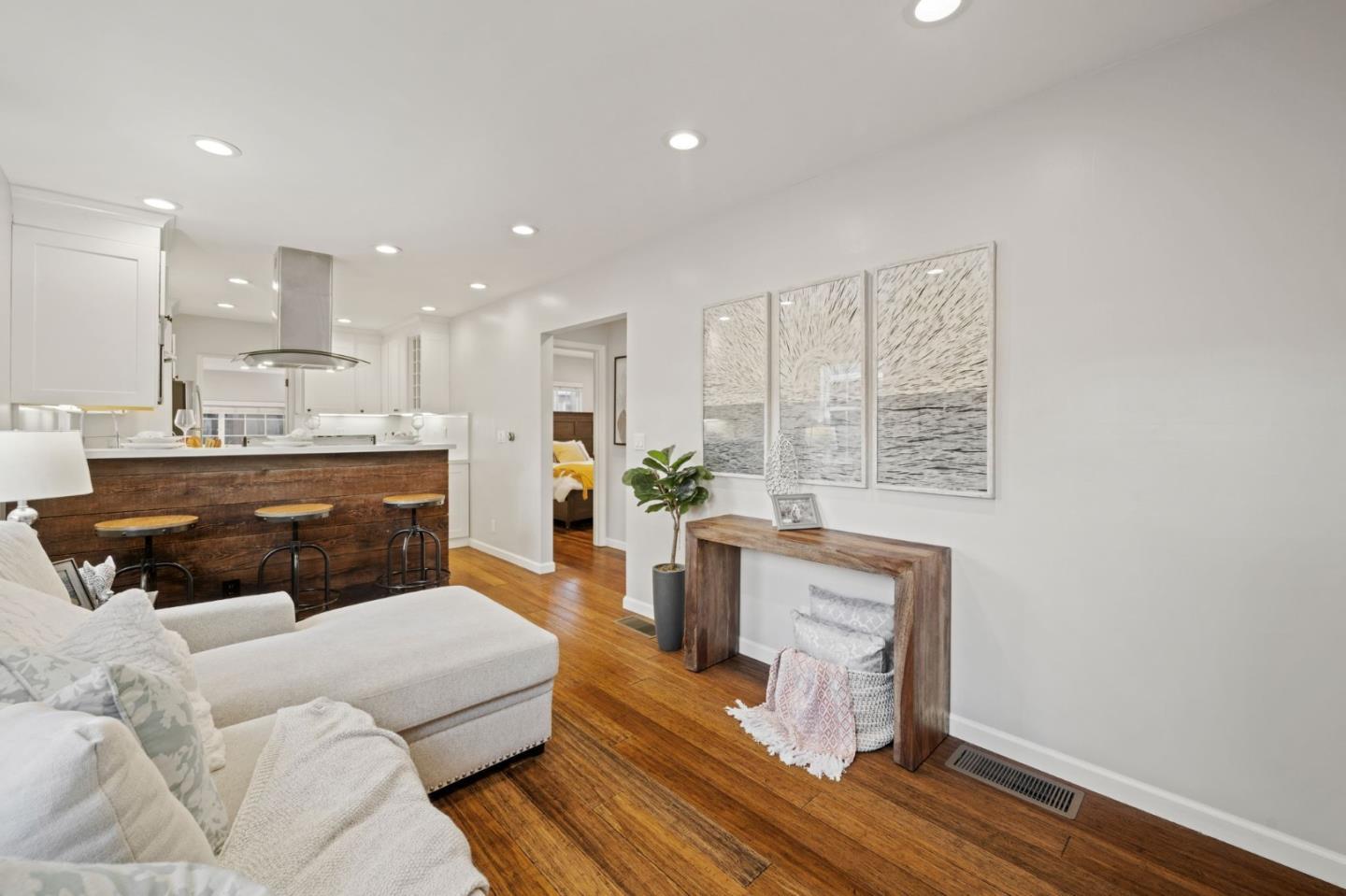 Detail Gallery Image 9 of 33 For 920 W Julian St, San Jose,  CA 95126 - 2 Beds | 1 Baths