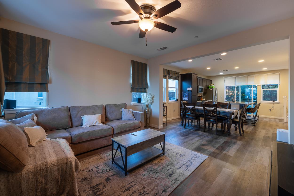 Detail Gallery Image 2 of 25 For 1290 Marille, Hollister,  CA 95023 - 3 Beds | 2/1 Baths