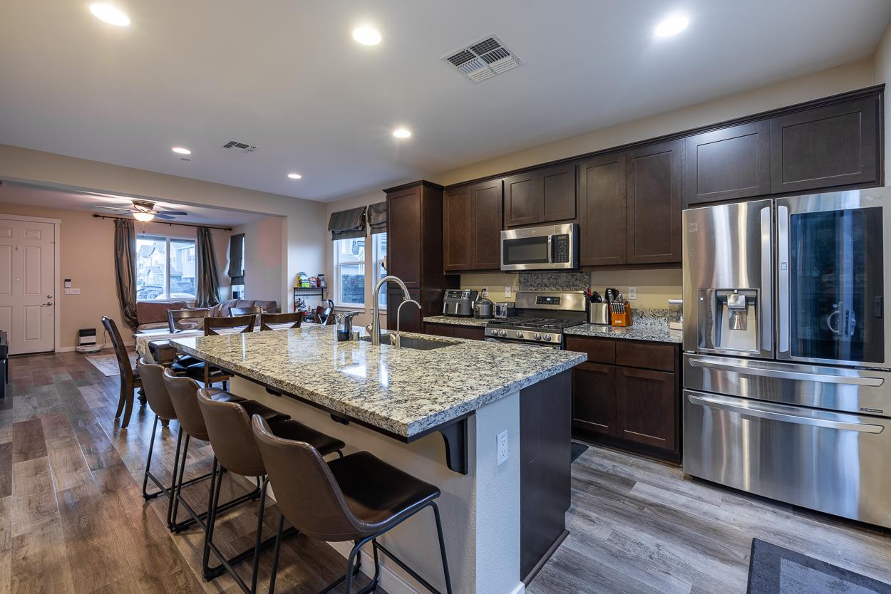 Detail Gallery Image 6 of 25 For 1290 Marille, Hollister,  CA 95023 - 3 Beds | 2/1 Baths