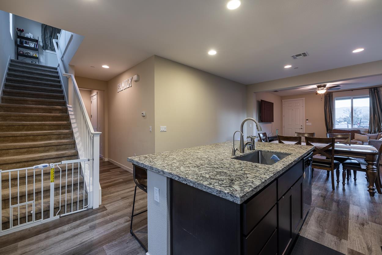 Detail Gallery Image 7 of 25 For 1290 Marille, Hollister,  CA 95023 - 3 Beds | 2/1 Baths