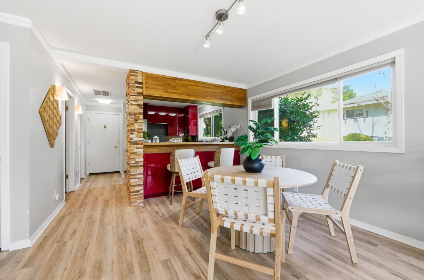 Detail Gallery Image 10 of 47 For 600 Pennsylvania Ave #14,  Los Gatos,  CA 95030 - 1 Beds | 1/1 Baths