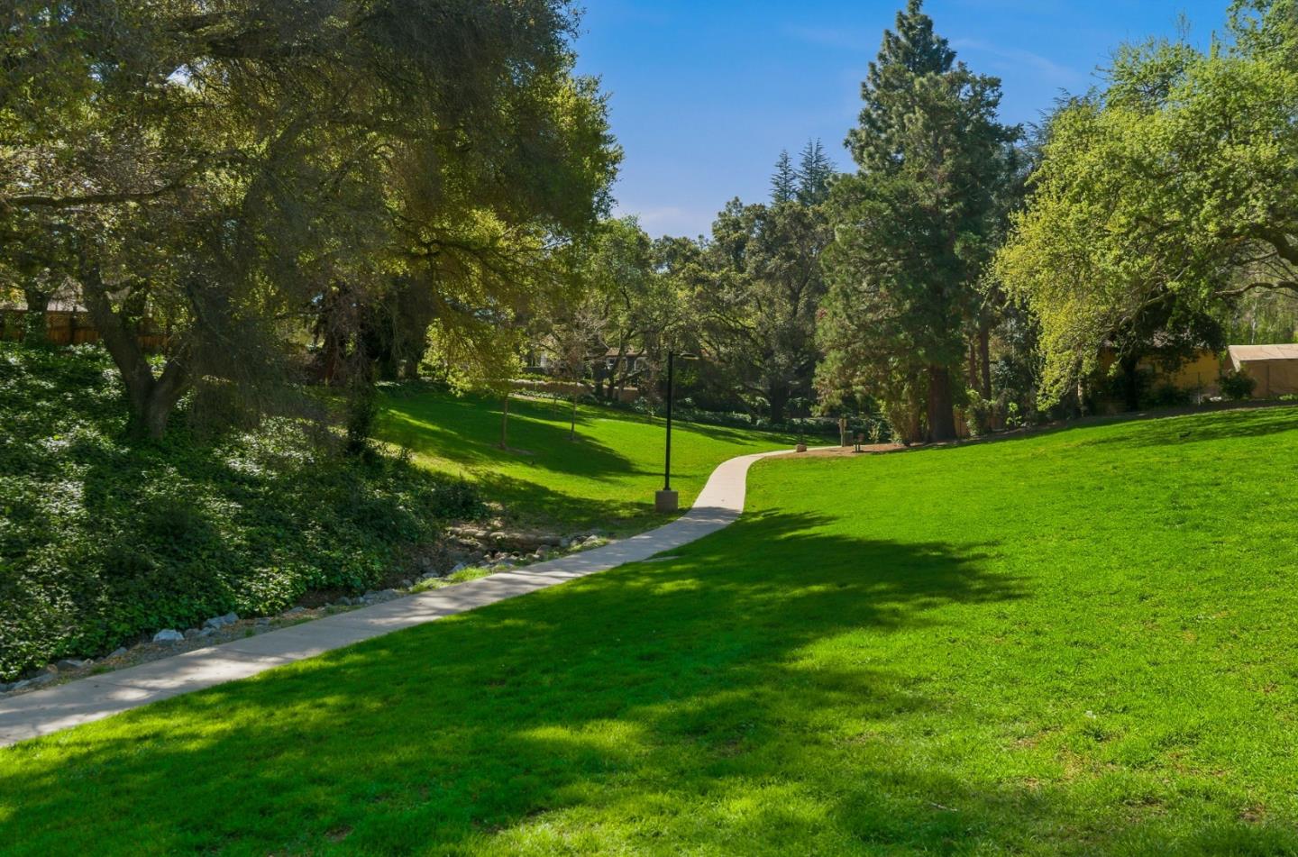 Detail Gallery Image 32 of 47 For 600 Pennsylvania Ave #14,  Los Gatos,  CA 95030 - 1 Beds | 1/1 Baths