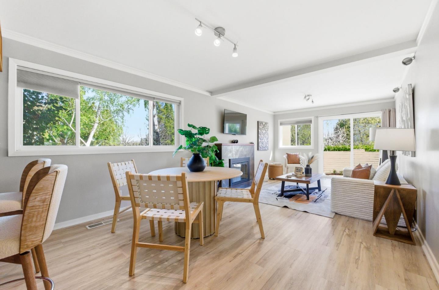 Detail Gallery Image 8 of 47 For 600 Pennsylvania Ave #14,  Los Gatos,  CA 95030 - 1 Beds | 1/1 Baths