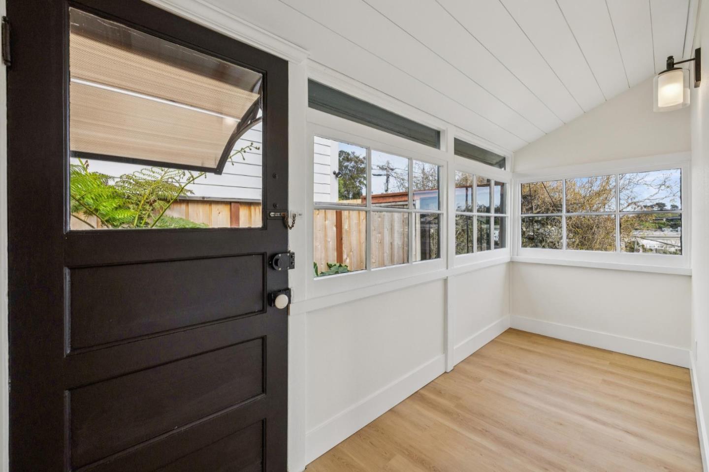 Detail Gallery Image 5 of 25 For 360 Bradford St, San Francisco,  CA 94110 - 1 Beds | 1 Baths