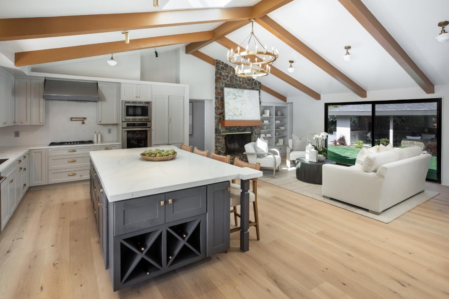 Detail Gallery Image 15 of 56 For 26201 Dori Ln, Los Altos Hills,  CA 94022 - 4 Beds | 4/1 Baths