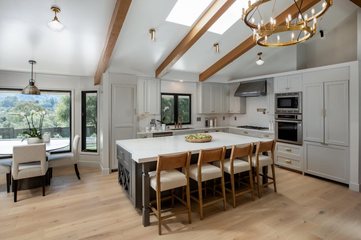 Detail Gallery Image 18 of 56 For 26201 Dori Ln, Los Altos Hills,  CA 94022 - 4 Beds | 4/1 Baths