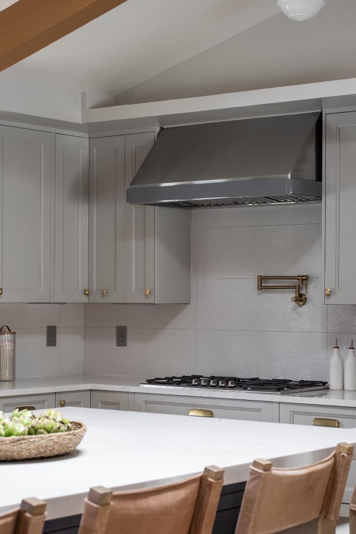 Detail Gallery Image 21 of 56 For 26201 Dori Ln, Los Altos Hills,  CA 94022 - 4 Beds | 4/1 Baths