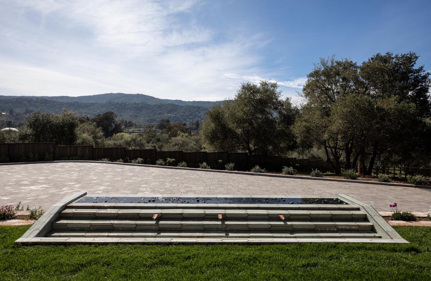 Detail Gallery Image 3 of 56 For 26201 Dori Ln, Los Altos Hills,  CA 94022 - 4 Beds | 4/1 Baths