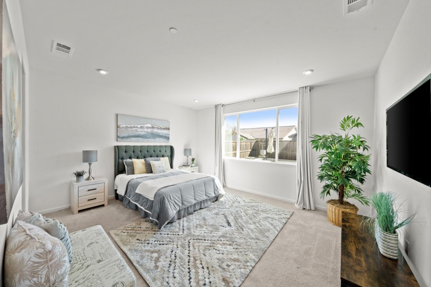 Detail Gallery Image 18 of 43 For 9264 Odyssey Cir, Elk Grove,  CA 95624 - 4 Beds | 2/1 Baths