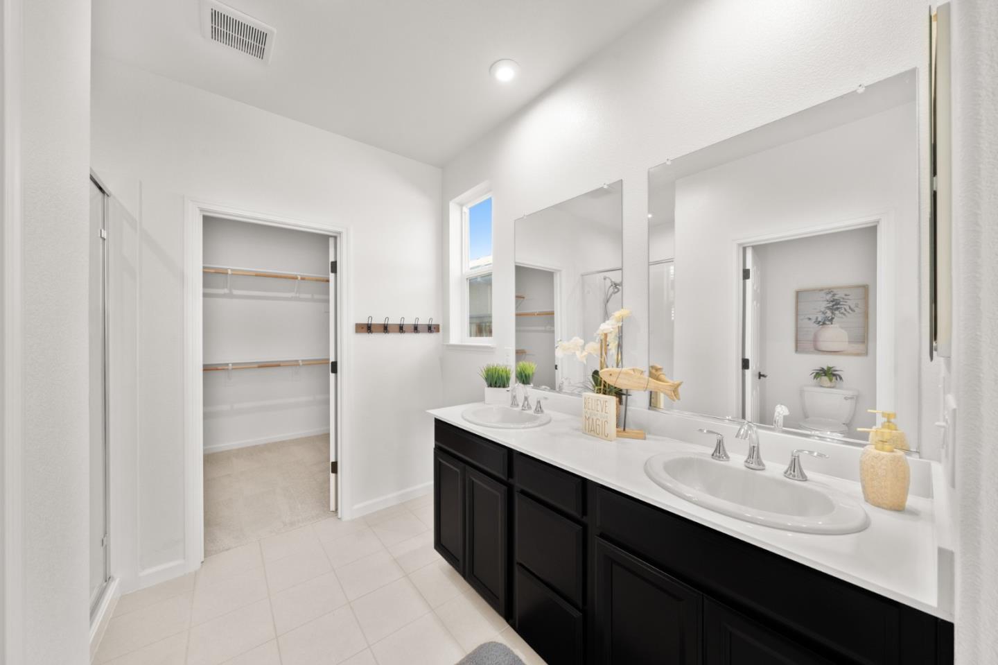 Detail Gallery Image 20 of 43 For 9264 Odyssey Cir, Elk Grove,  CA 95624 - 4 Beds | 2/1 Baths