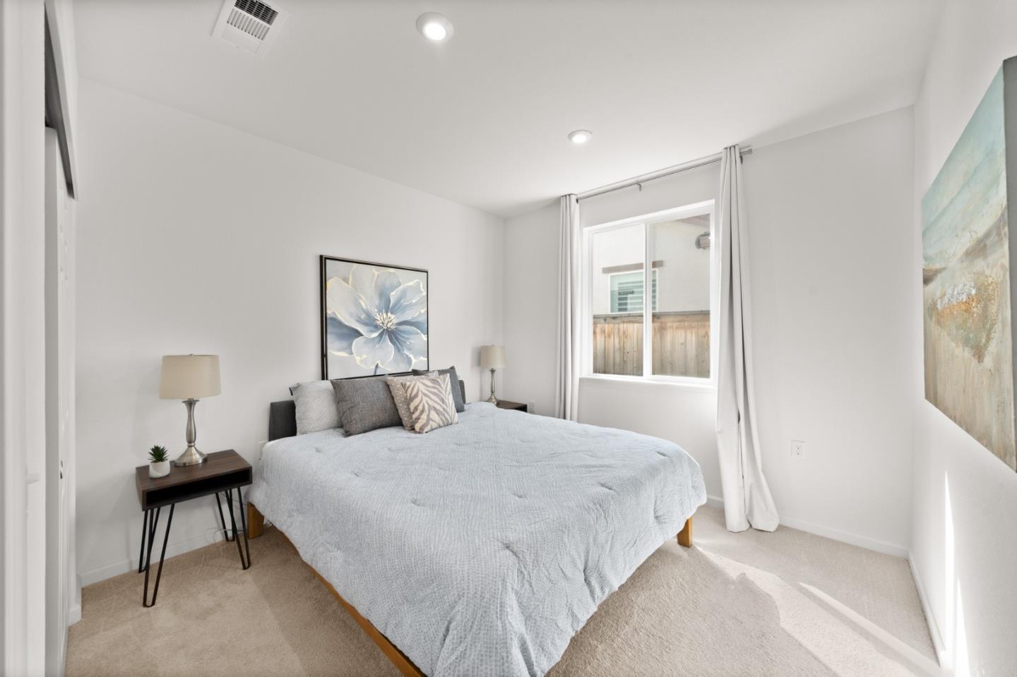 Detail Gallery Image 23 of 43 For 9264 Odyssey Cir, Elk Grove,  CA 95624 - 4 Beds | 2/1 Baths