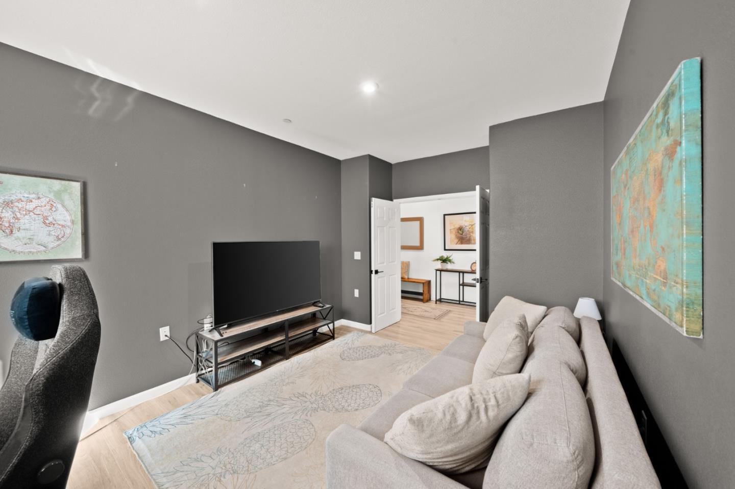 Detail Gallery Image 25 of 43 For 9264 Odyssey Cir, Elk Grove,  CA 95624 - 4 Beds | 2/1 Baths