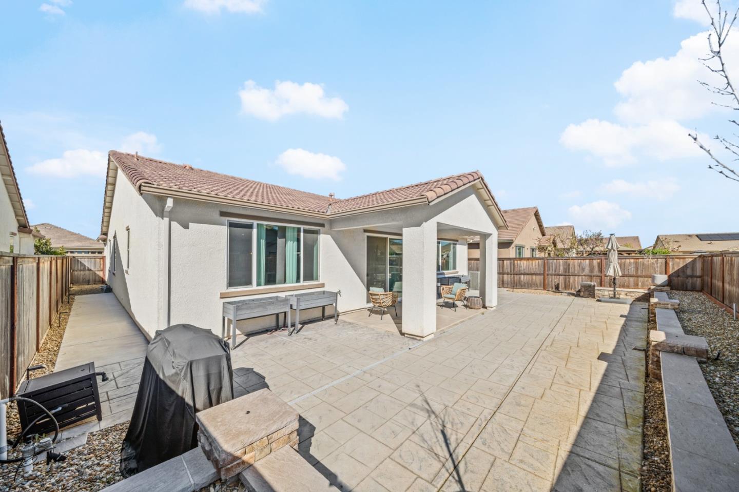 Detail Gallery Image 31 of 43 For 9264 Odyssey Cir, Elk Grove,  CA 95624 - 4 Beds | 2/1 Baths