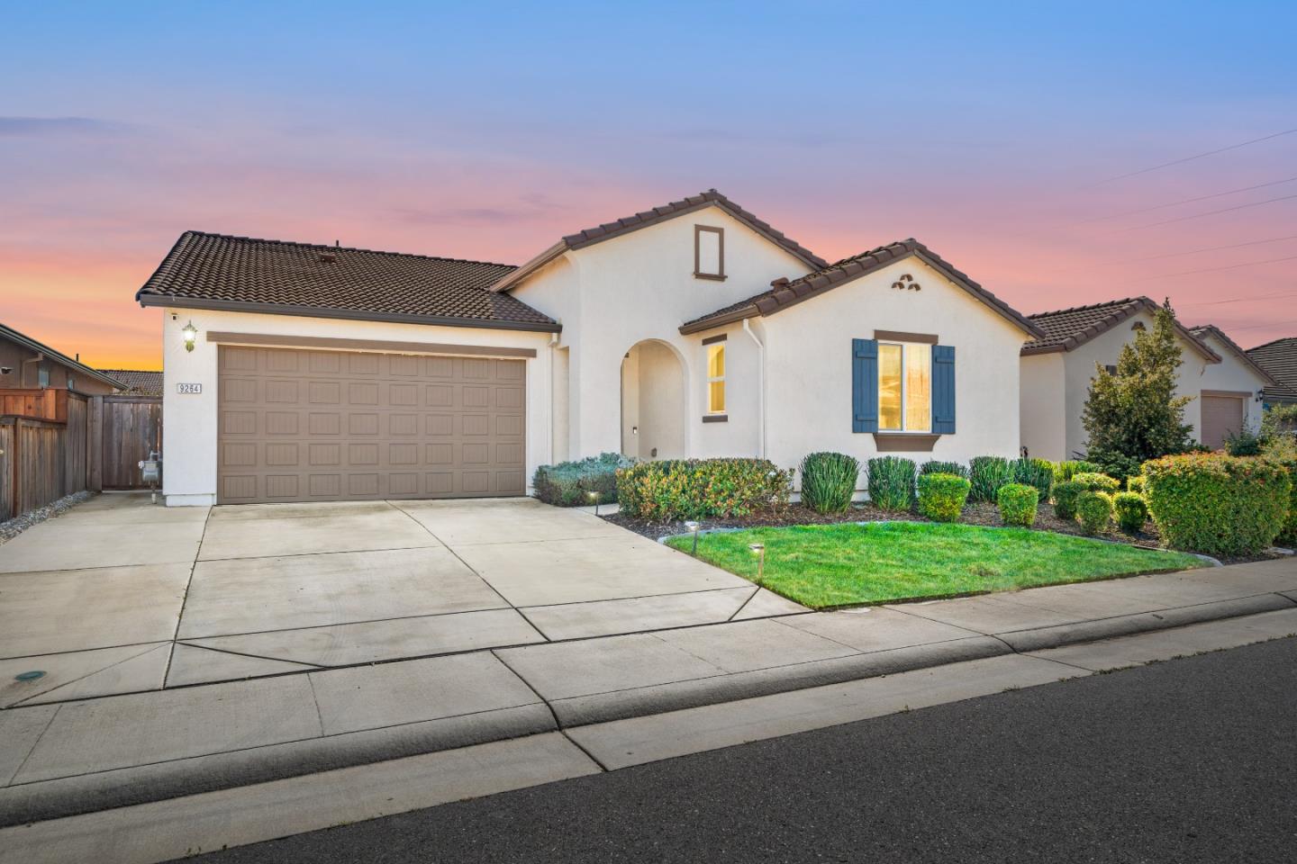 Detail Gallery Image 34 of 43 For 9264 Odyssey Cir, Elk Grove,  CA 95624 - 4 Beds | 2/1 Baths