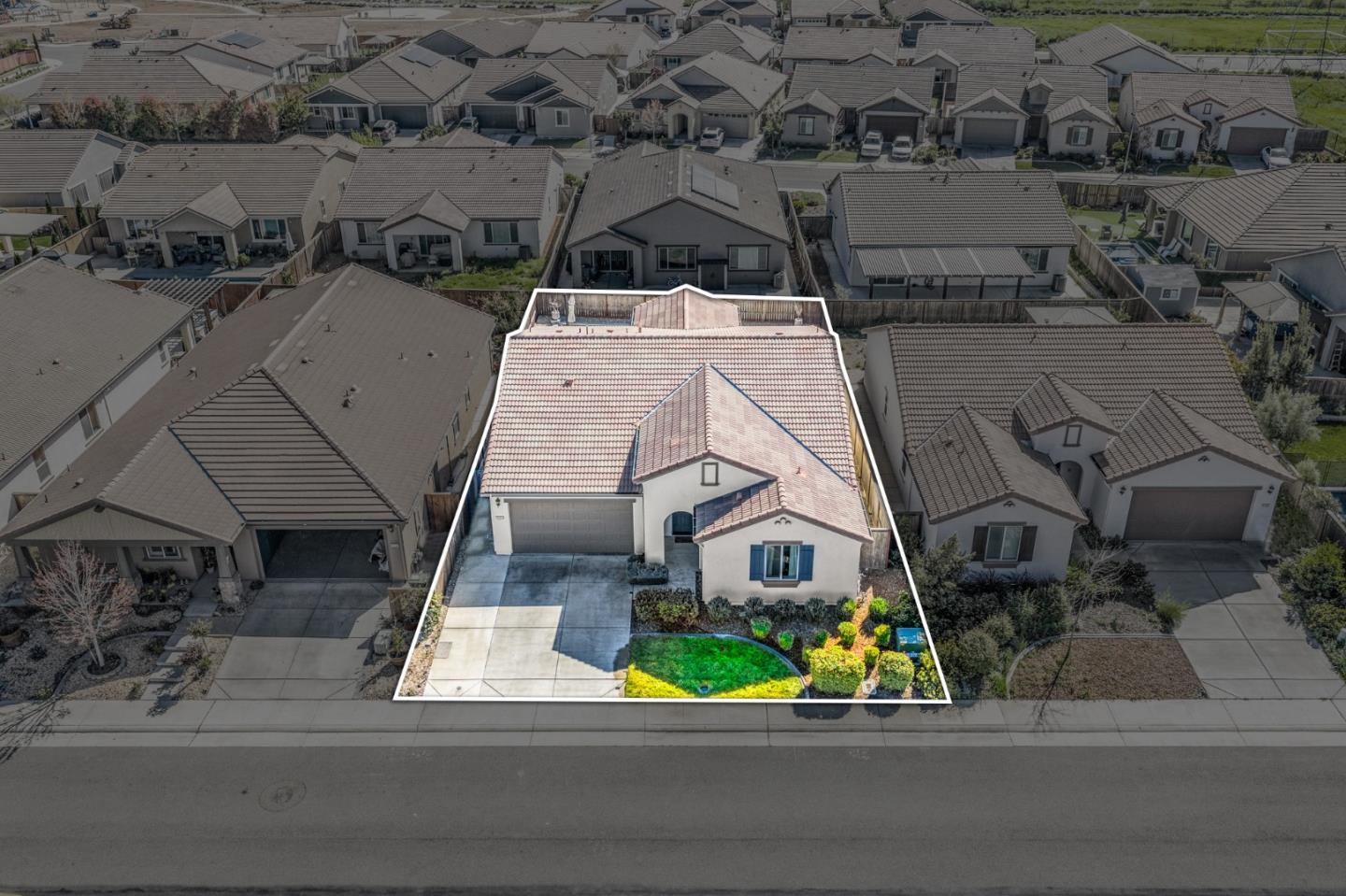 Detail Gallery Image 37 of 43 For 9264 Odyssey Cir, Elk Grove,  CA 95624 - 4 Beds | 2/1 Baths