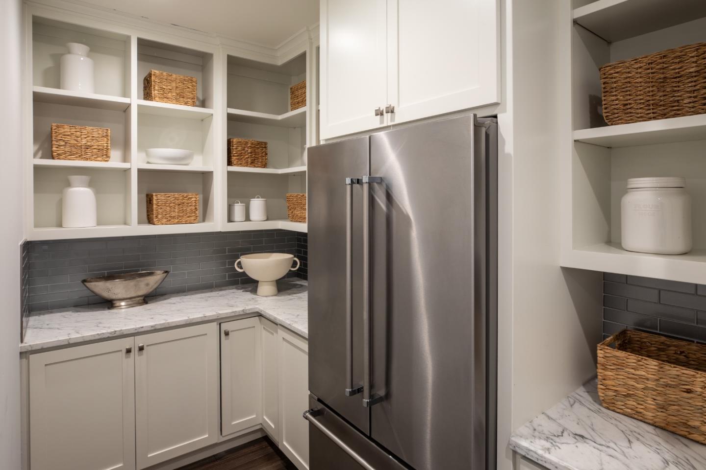 Detail Gallery Image 10 of 54 For 253 Fremont Ave, Los Altos,  CA 94024 - 5 Beds | 6/2 Baths