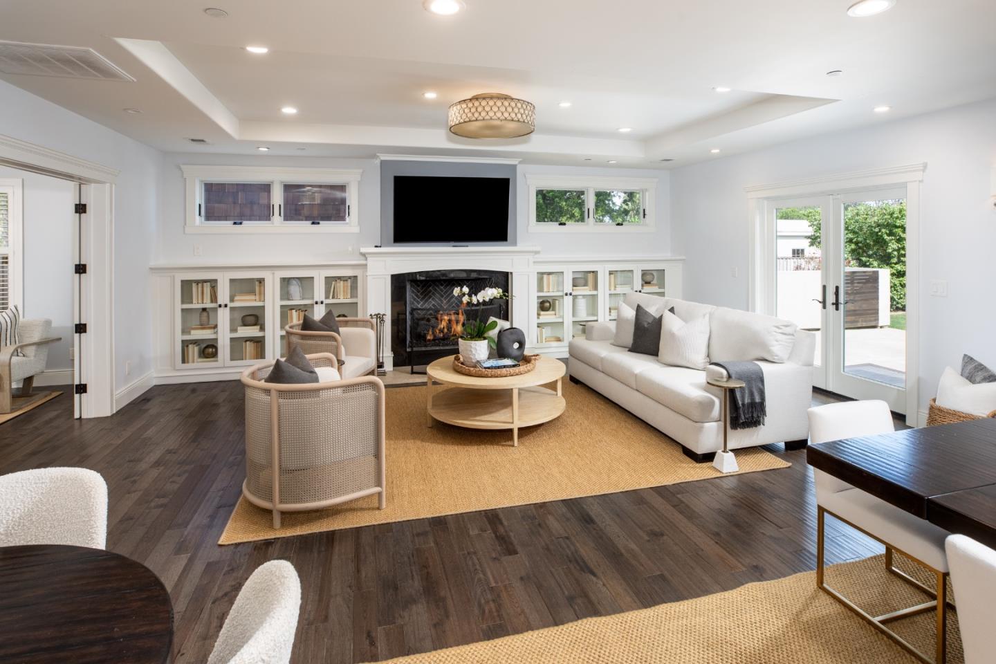 Detail Gallery Image 15 of 54 For 253 Fremont Ave, Los Altos,  CA 94024 - 5 Beds | 6/2 Baths