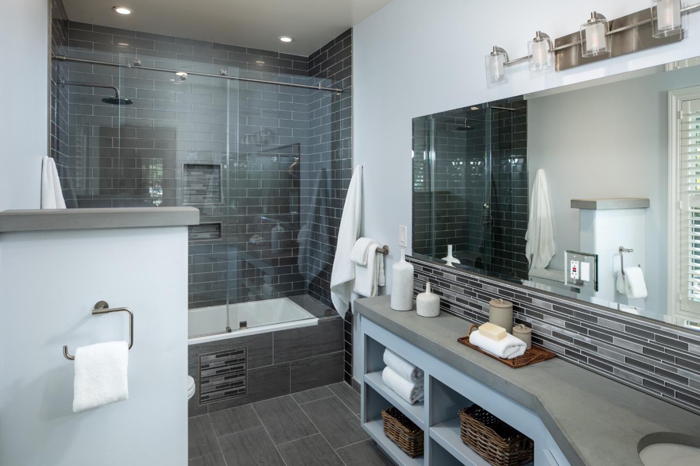 Detail Gallery Image 29 of 54 For 253 Fremont Ave, Los Altos,  CA 94024 - 5 Beds | 6/2 Baths