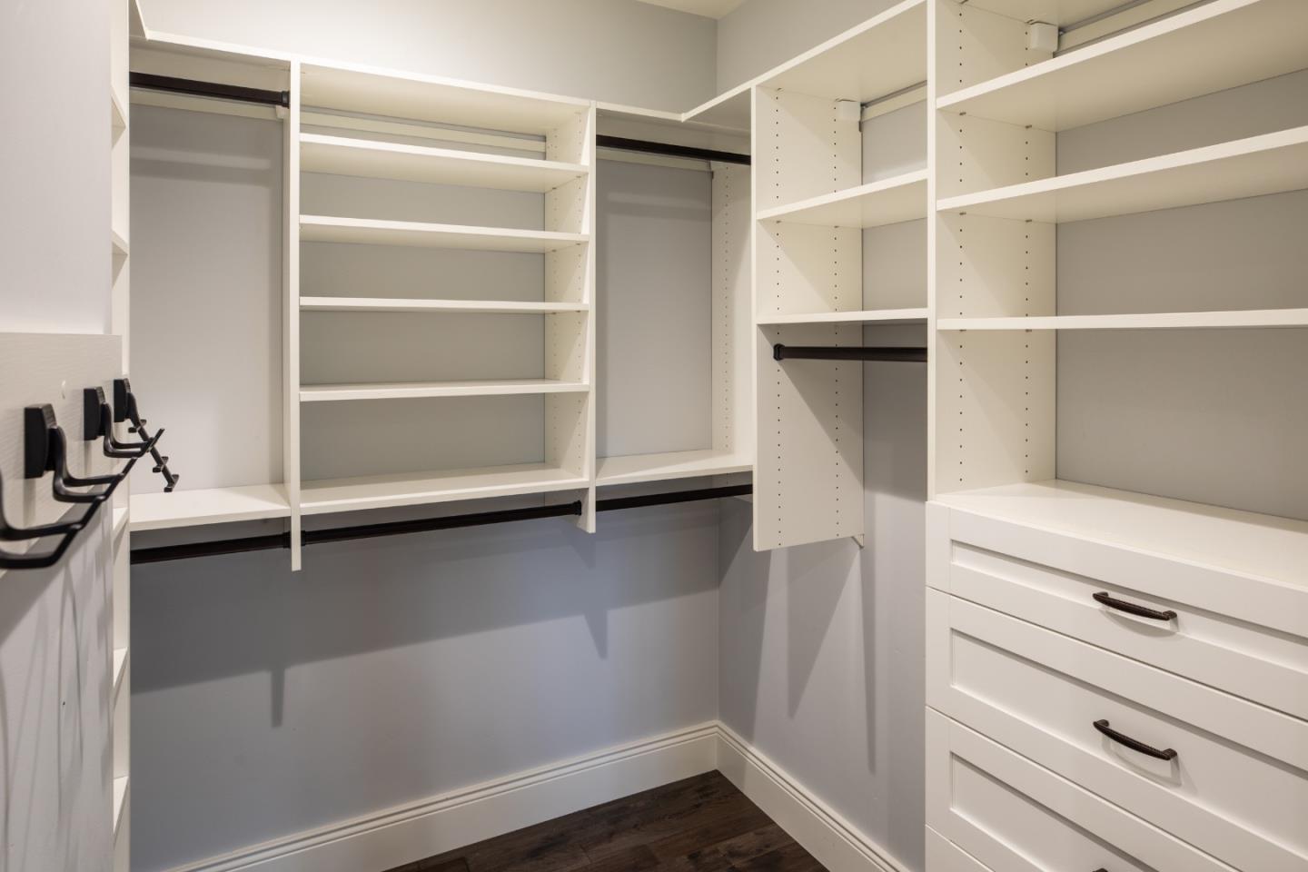 Detail Gallery Image 31 of 54 For 253 Fremont Ave, Los Altos,  CA 94024 - 5 Beds | 6/2 Baths